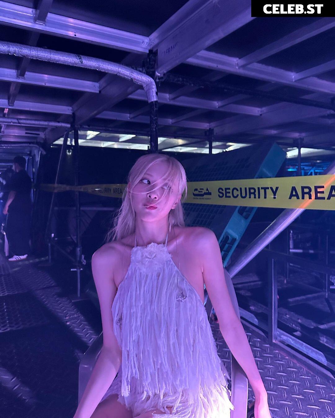 Rosé || Roseanne Park - BLΛƆKPIИK ( BLACKPINK ) Image 4442910