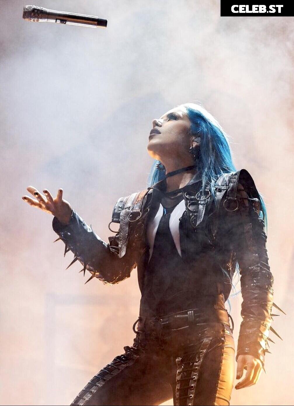 Women of Metal Image 4440888