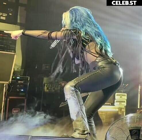 Women of Metal Image 4440348