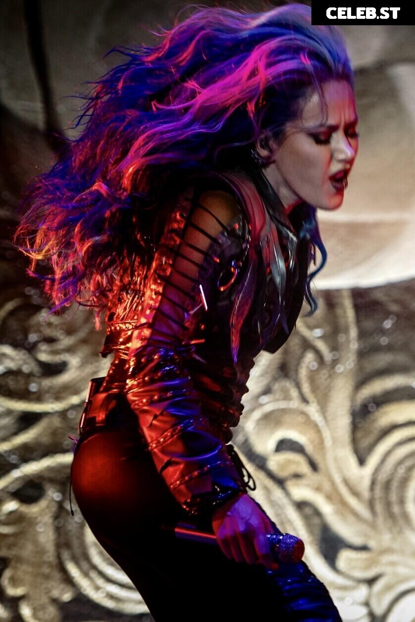 Women of Metal Image 4449159