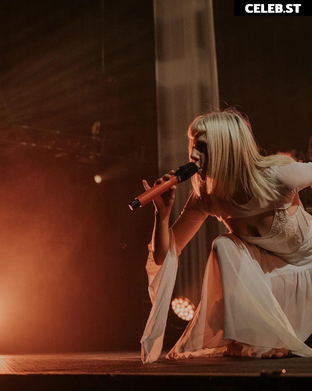 Aurora Aksnes (singer) Image 4449174