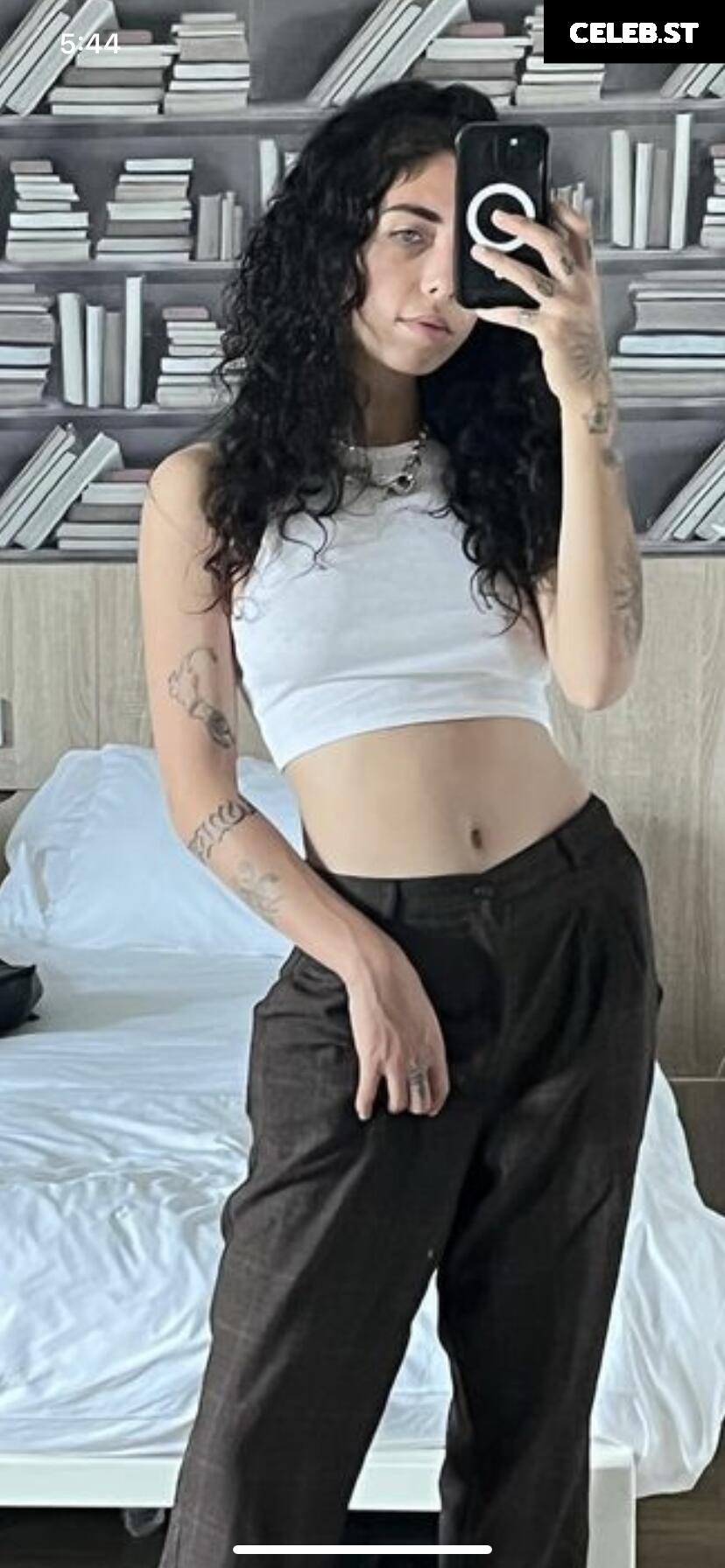 Indigo De Souza / IndigoFarAway Image 4449372