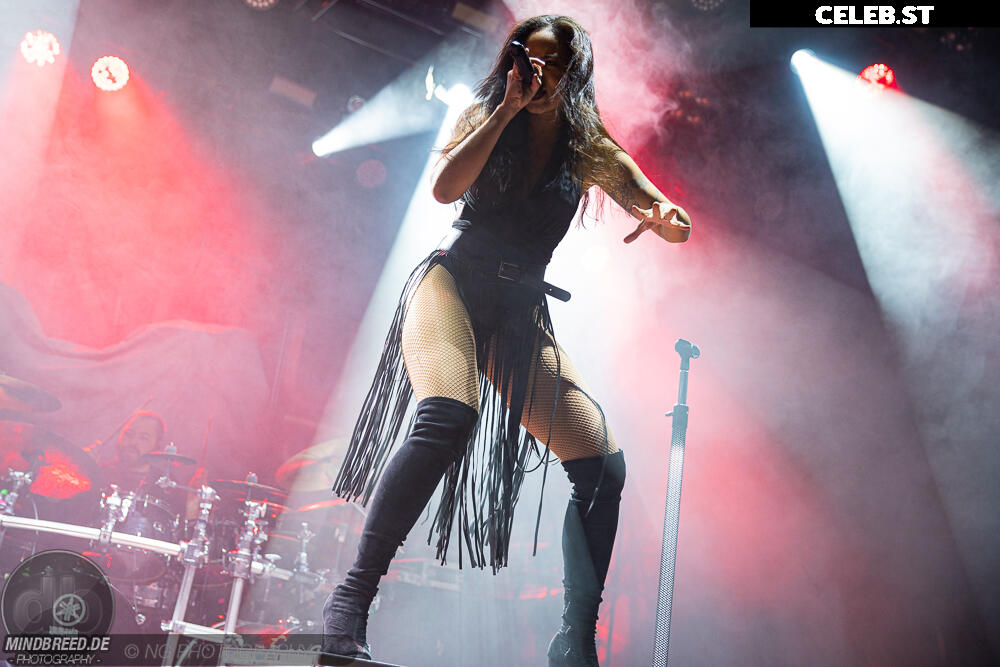 Women of Metal Image 4448811