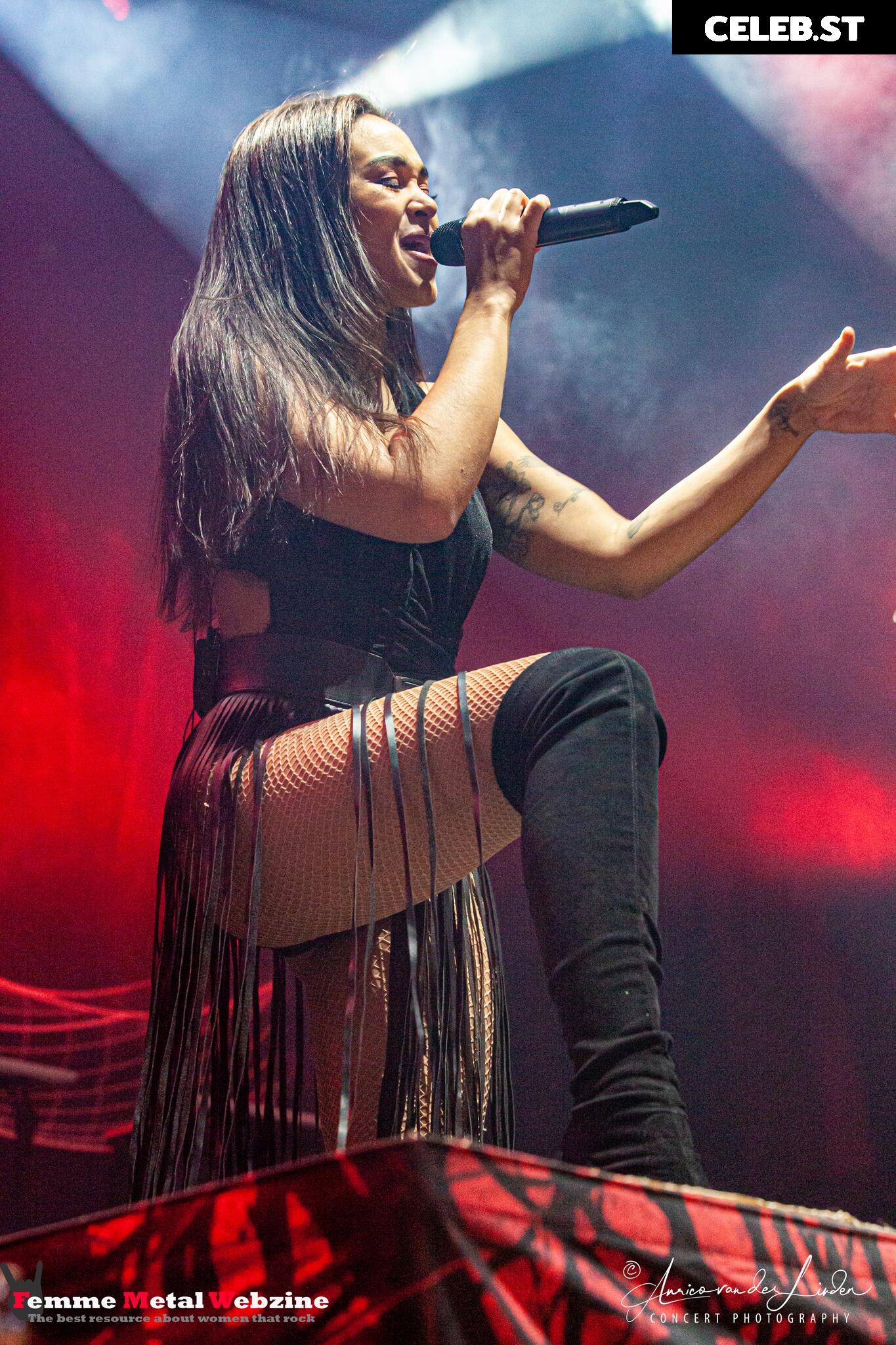 Women of Metal Image 4448727