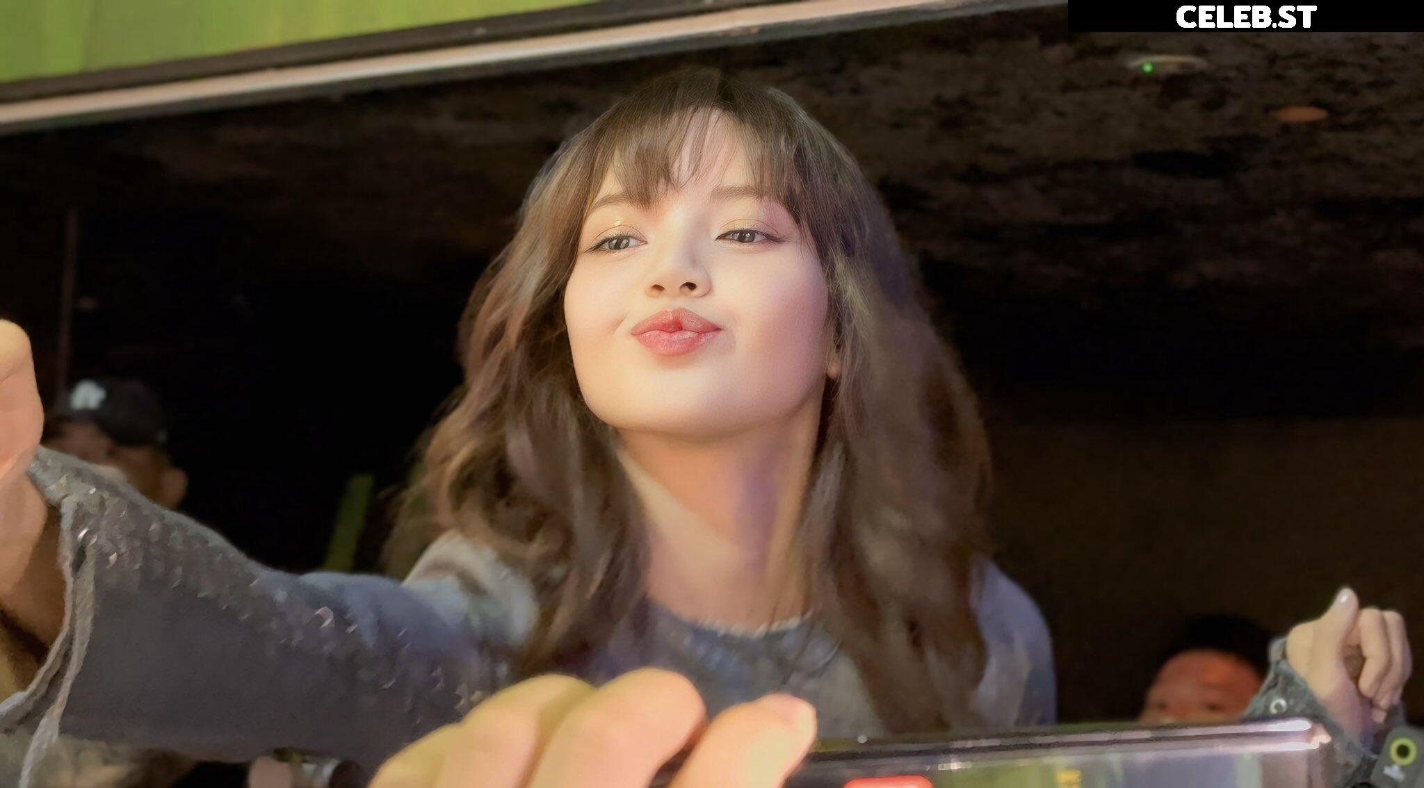 Lisa | BLΛƆKPIИK (Blackpink) Image 4448646