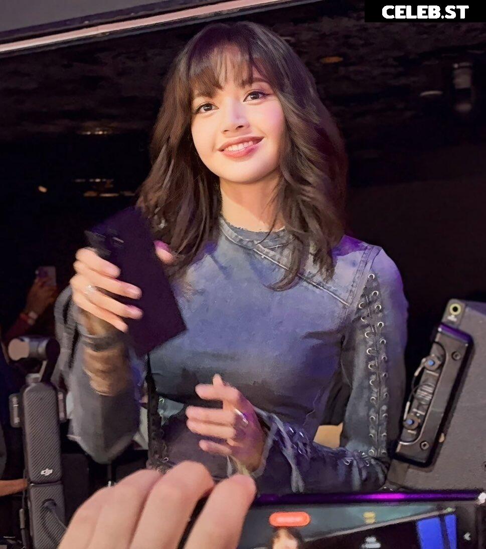 Lisa | BLΛƆKPIИK (Blackpink) Image 4448624
