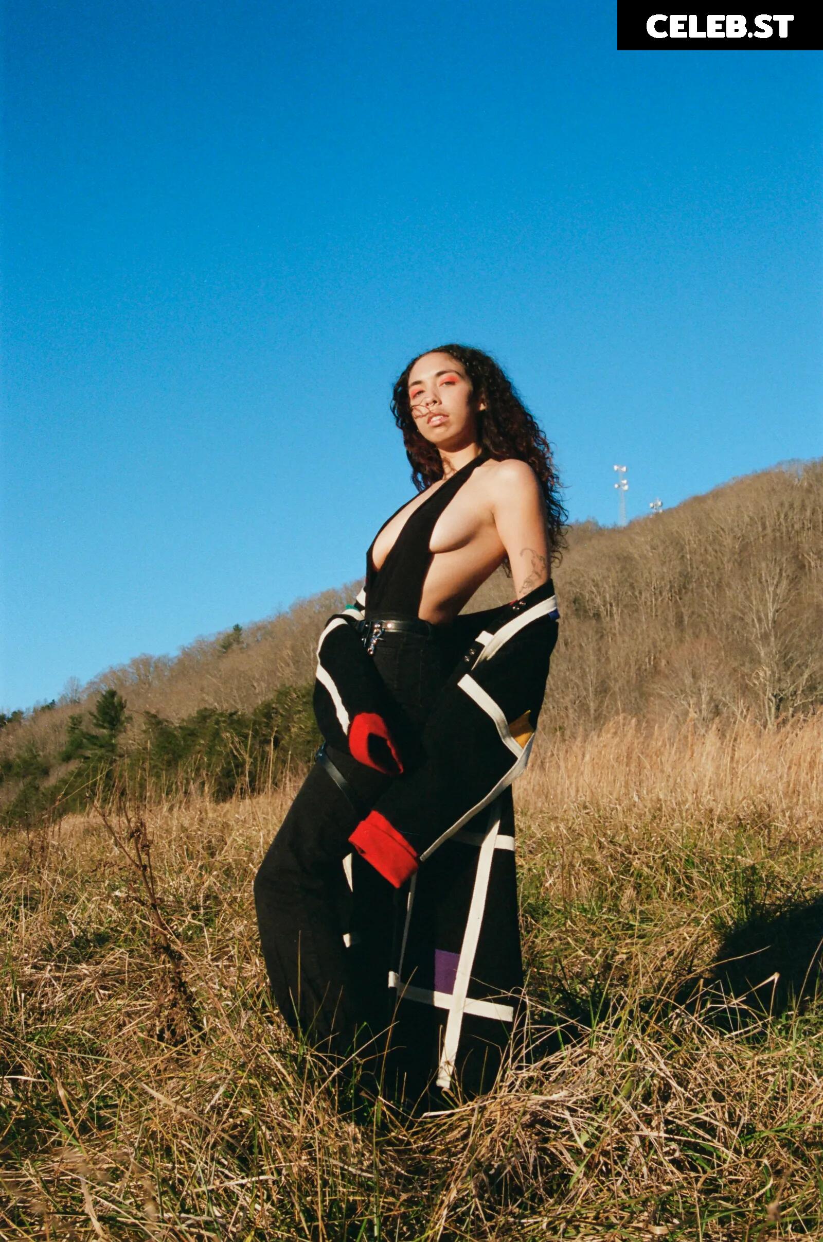 Indigo De Souza / IndigoFarAway Image 4448989