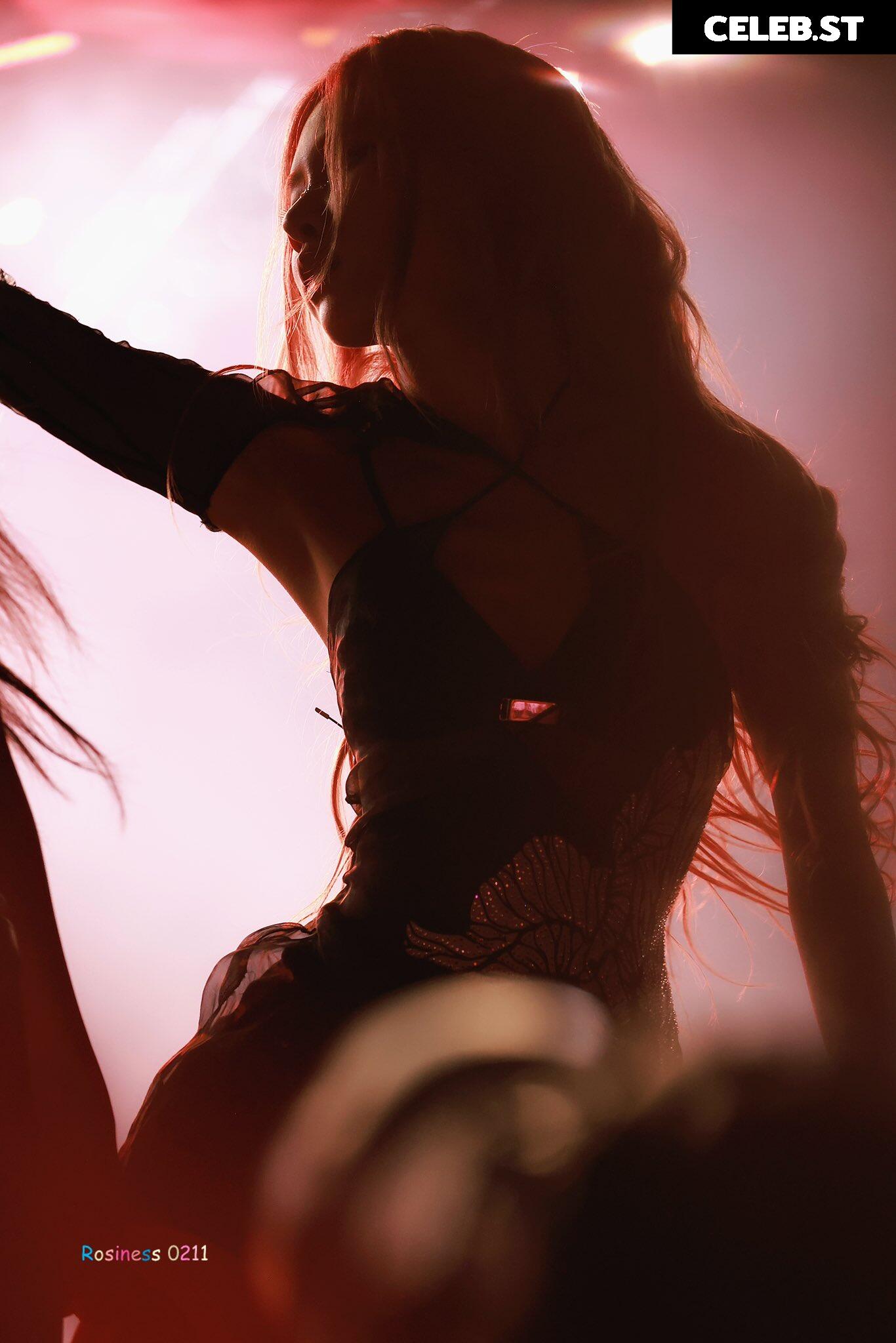 Rosé || Roseanne Park - BLΛƆKPIИK ( BLACKPINK ) Image 4435860