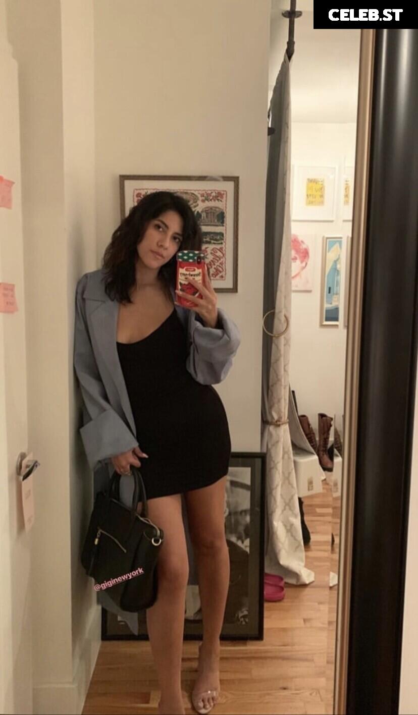 Stephanie Beatriz (Rosa Diaz from Brooklyn Nine-Nine) Image 4435041