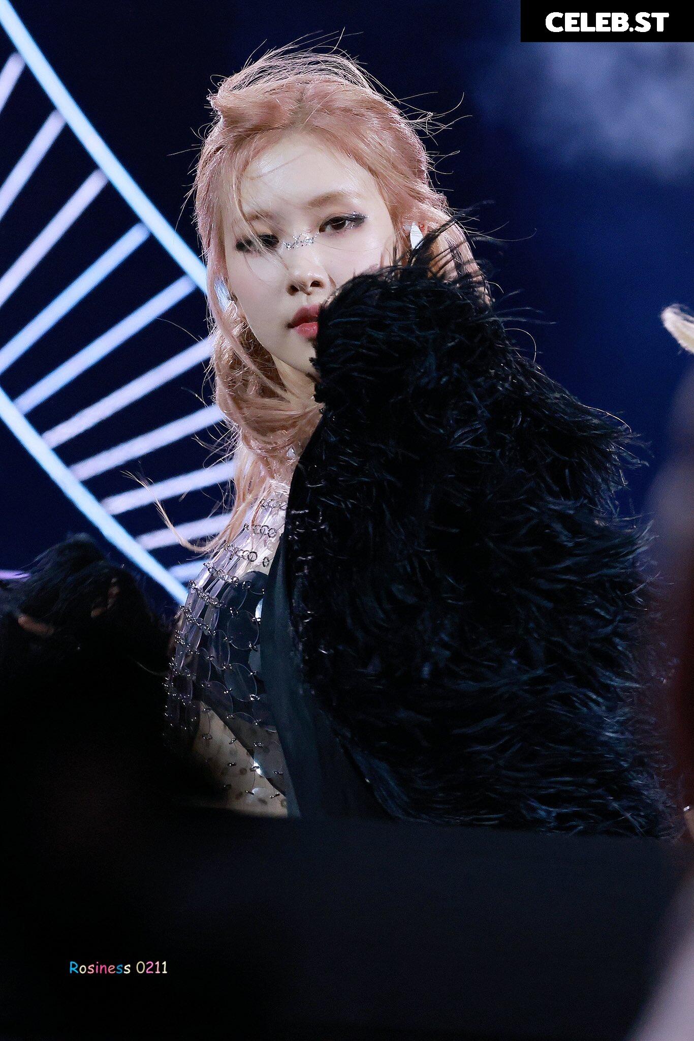 Rosé || Roseanne Park - BLΛƆKPIИK ( BLACKPINK ) Image 4435933