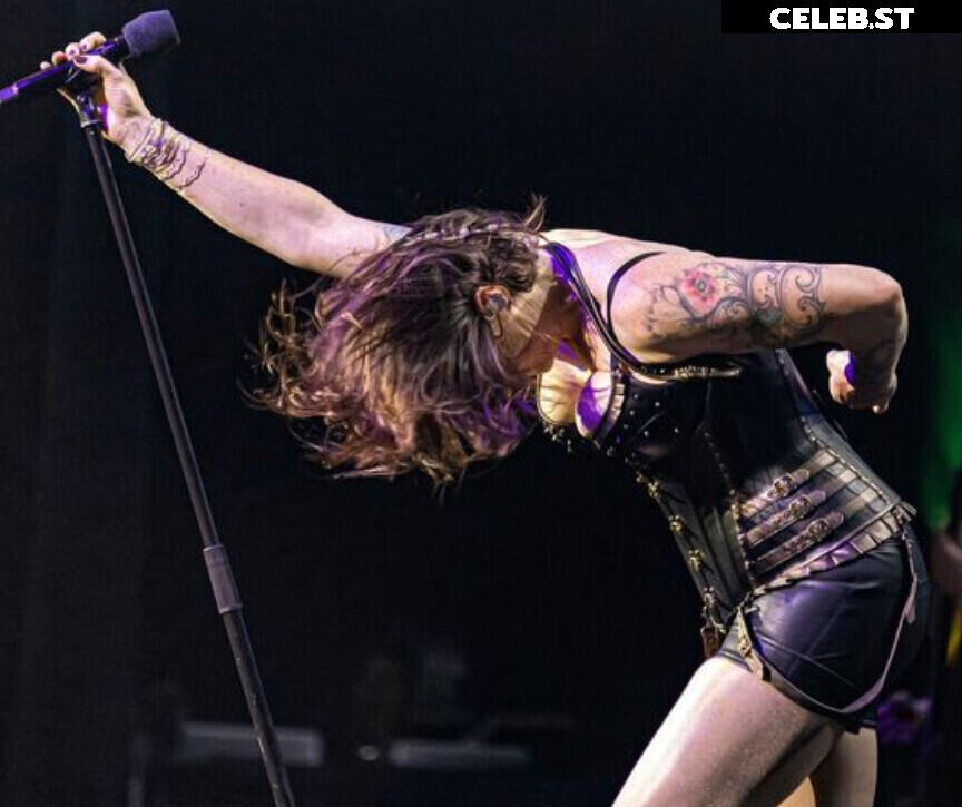 Women of Metal Image 4436594