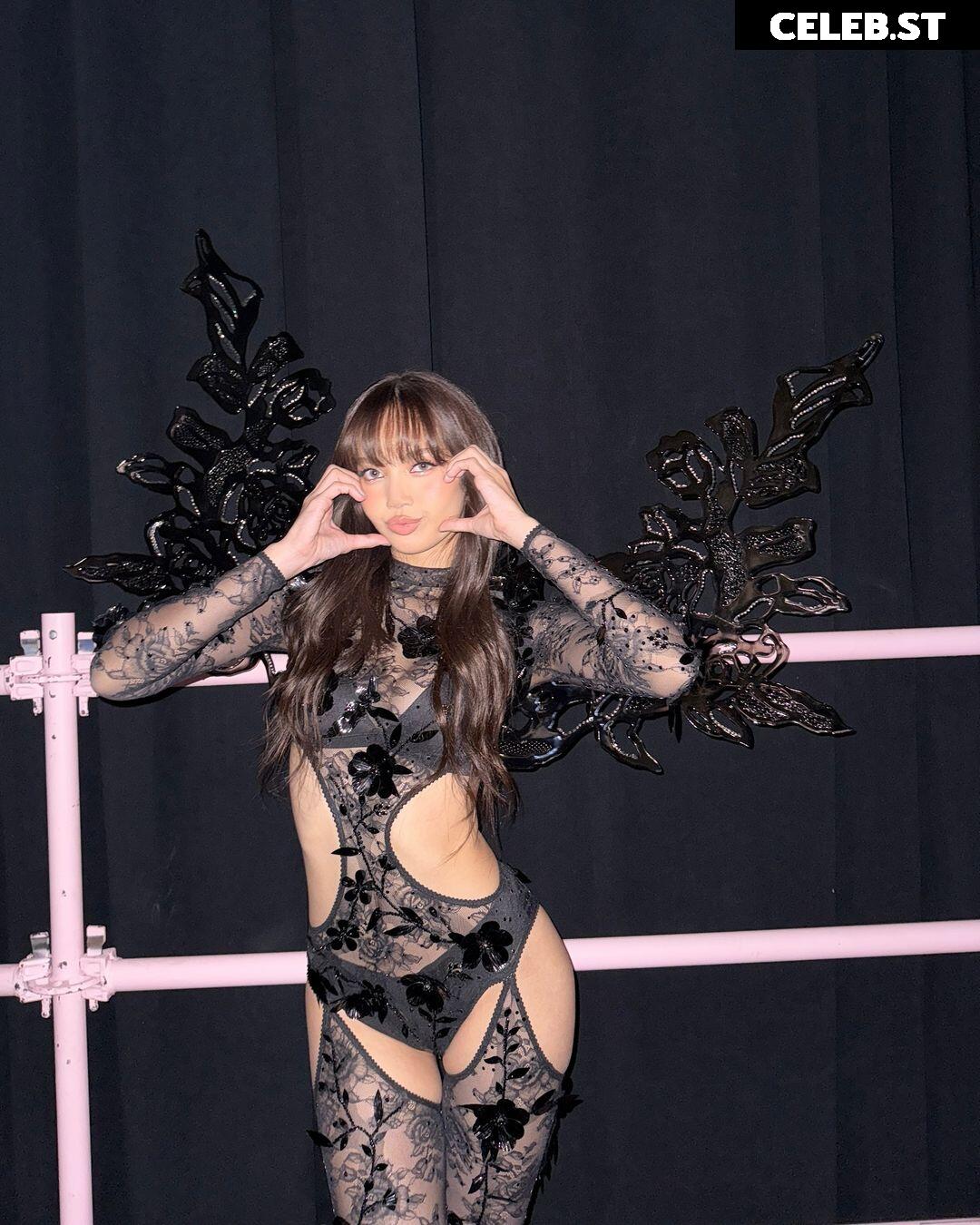 Lisa | BLΛƆKPIИK (Blackpink) Image 4436582