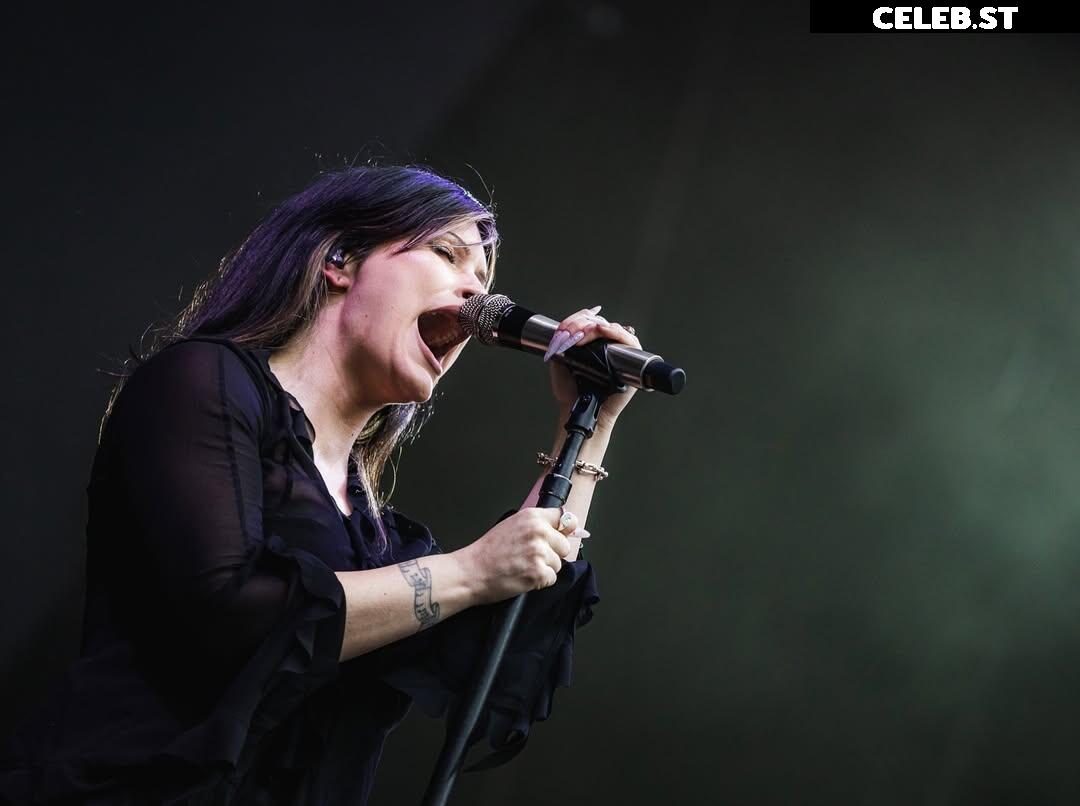 Courtney Laplante (Spiritbox Singer) Image 4436587