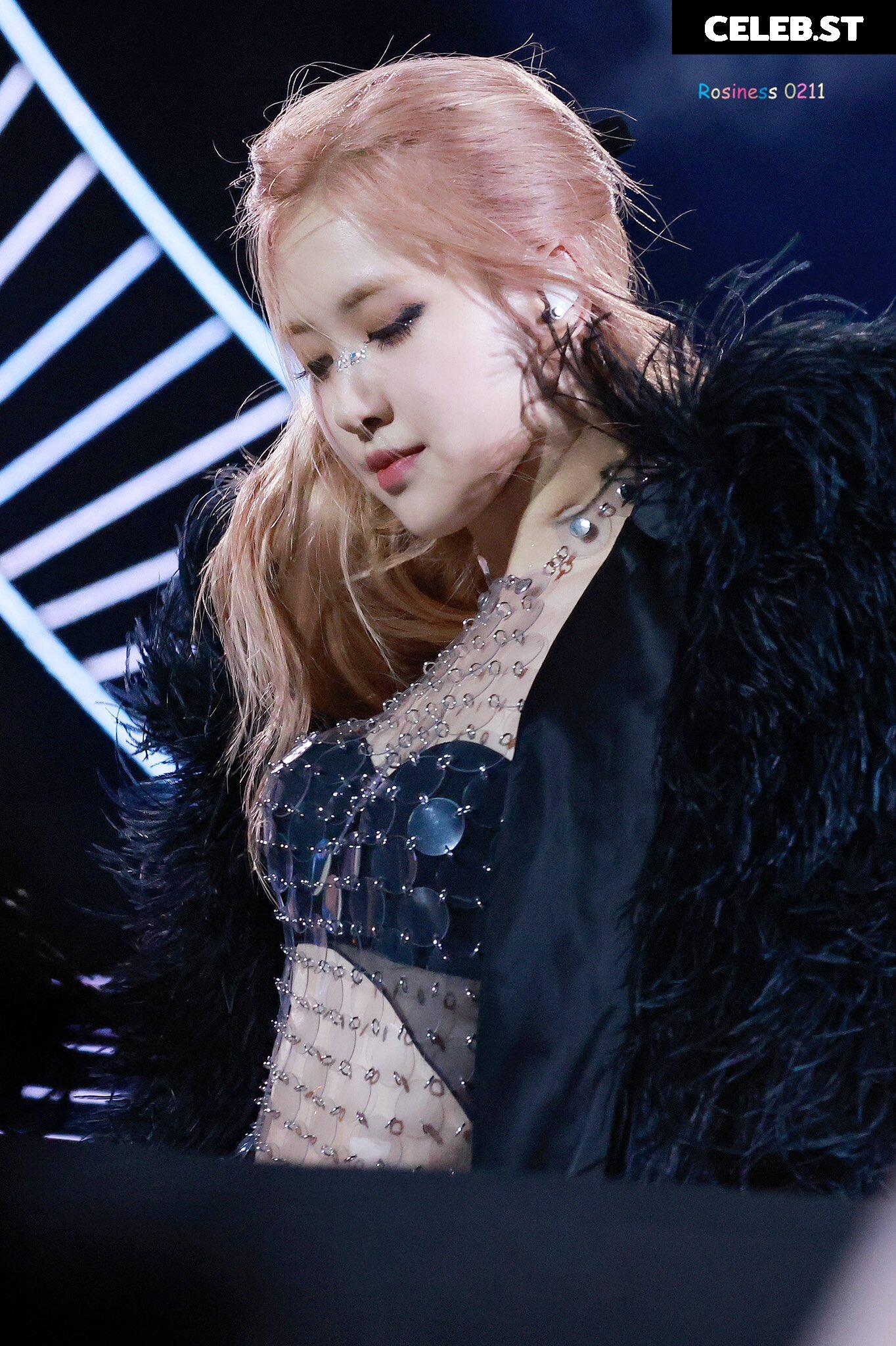Rosé || Roseanne Park - BLΛƆKPIИK ( BLACKPINK ) Image 4436449