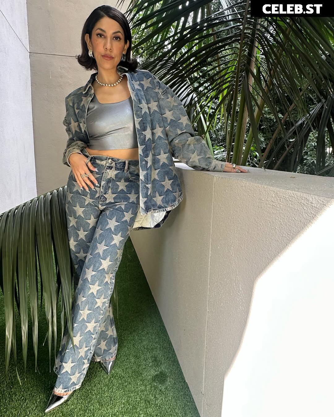 Stephanie Beatriz (Rosa Diaz from Brooklyn Nine-Nine) Image 4436106