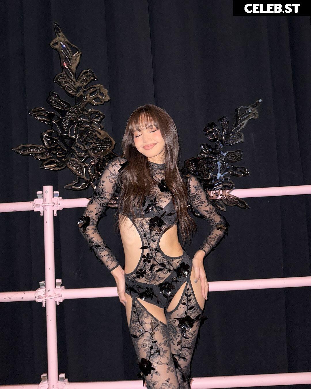 Lisa | BLΛƆKPIИK (Blackpink) Image 4436307