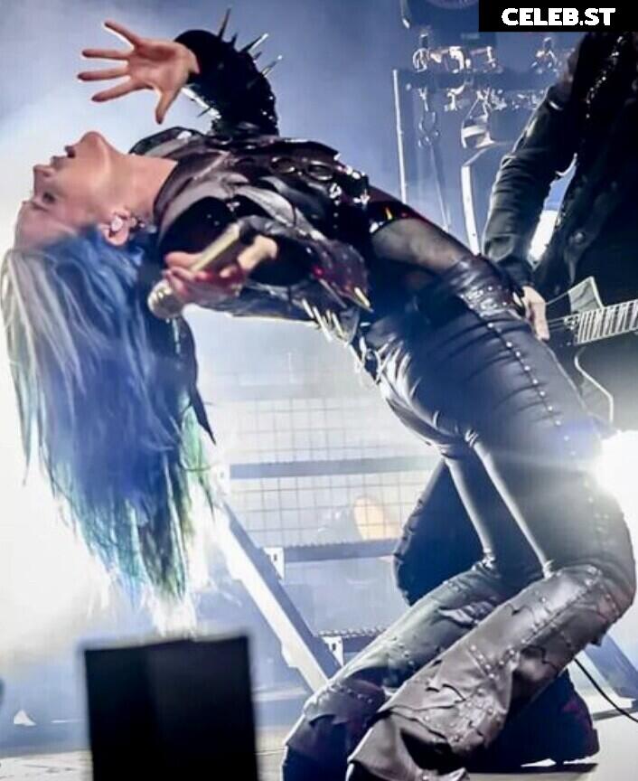 Women of Metal Image 4437596