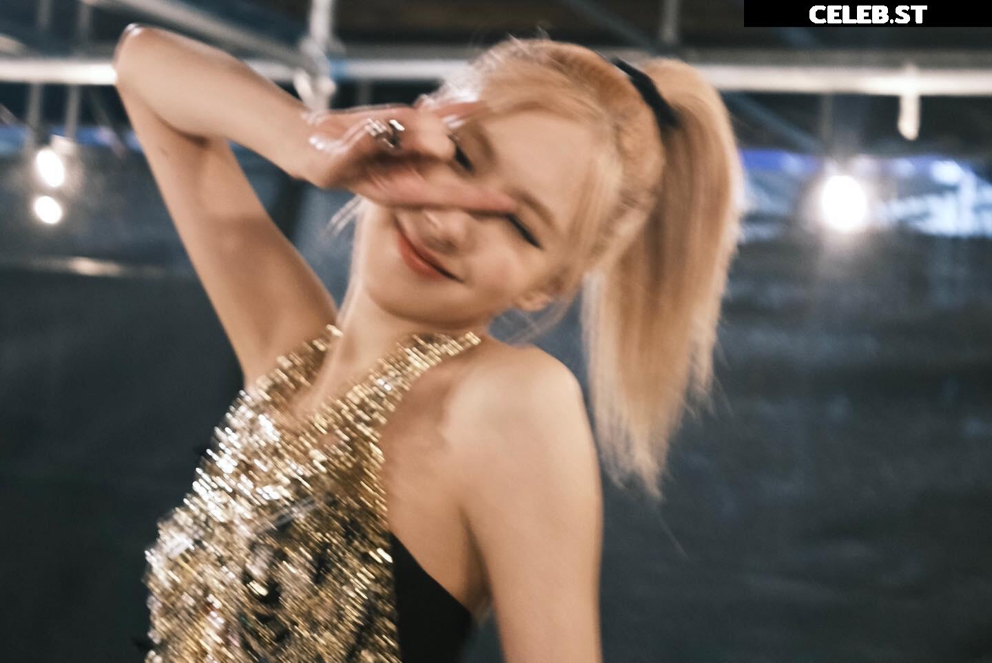 Rosé || Roseanne Park - BLΛƆKPIИK ( BLACKPINK ) Image 4437528