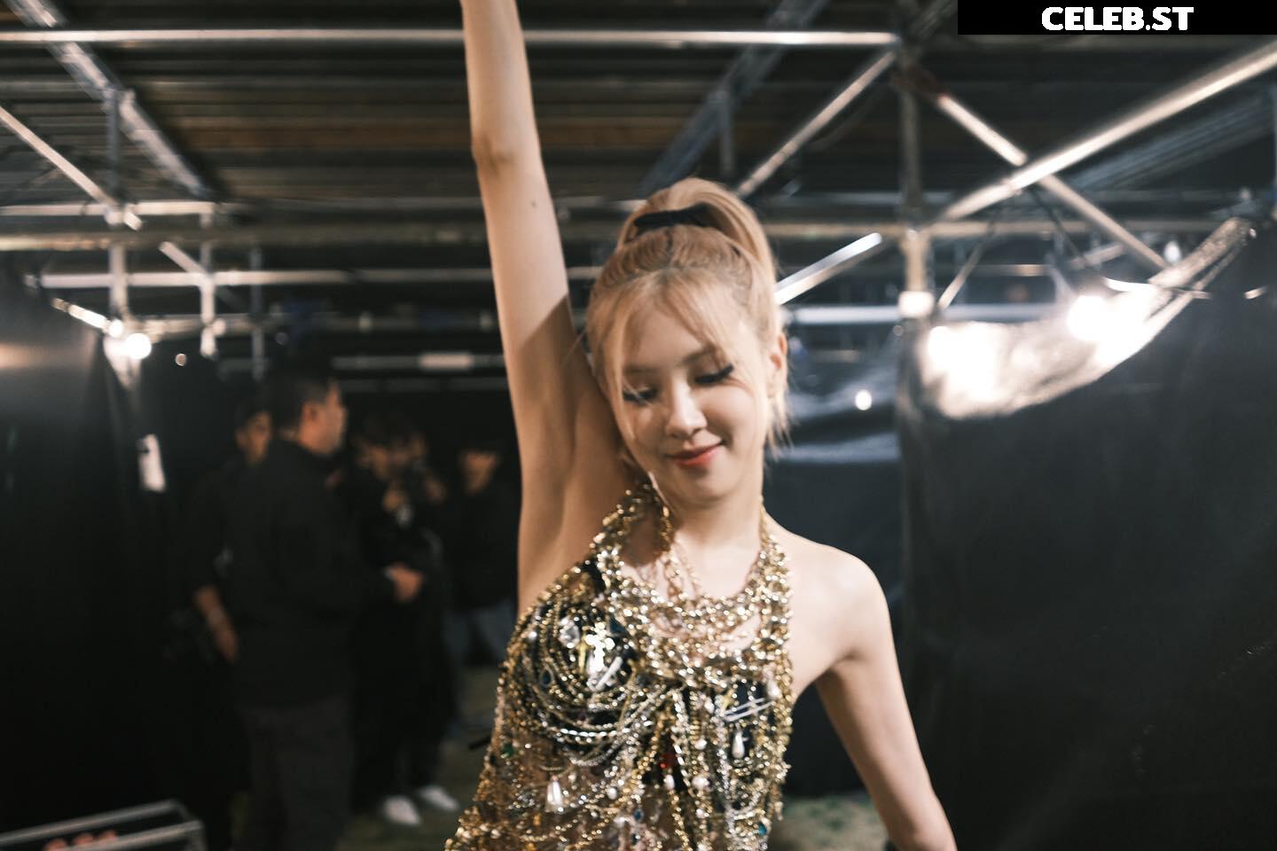 Rosé || Roseanne Park - BLΛƆKPIИK ( BLACKPINK ) Image 4437520