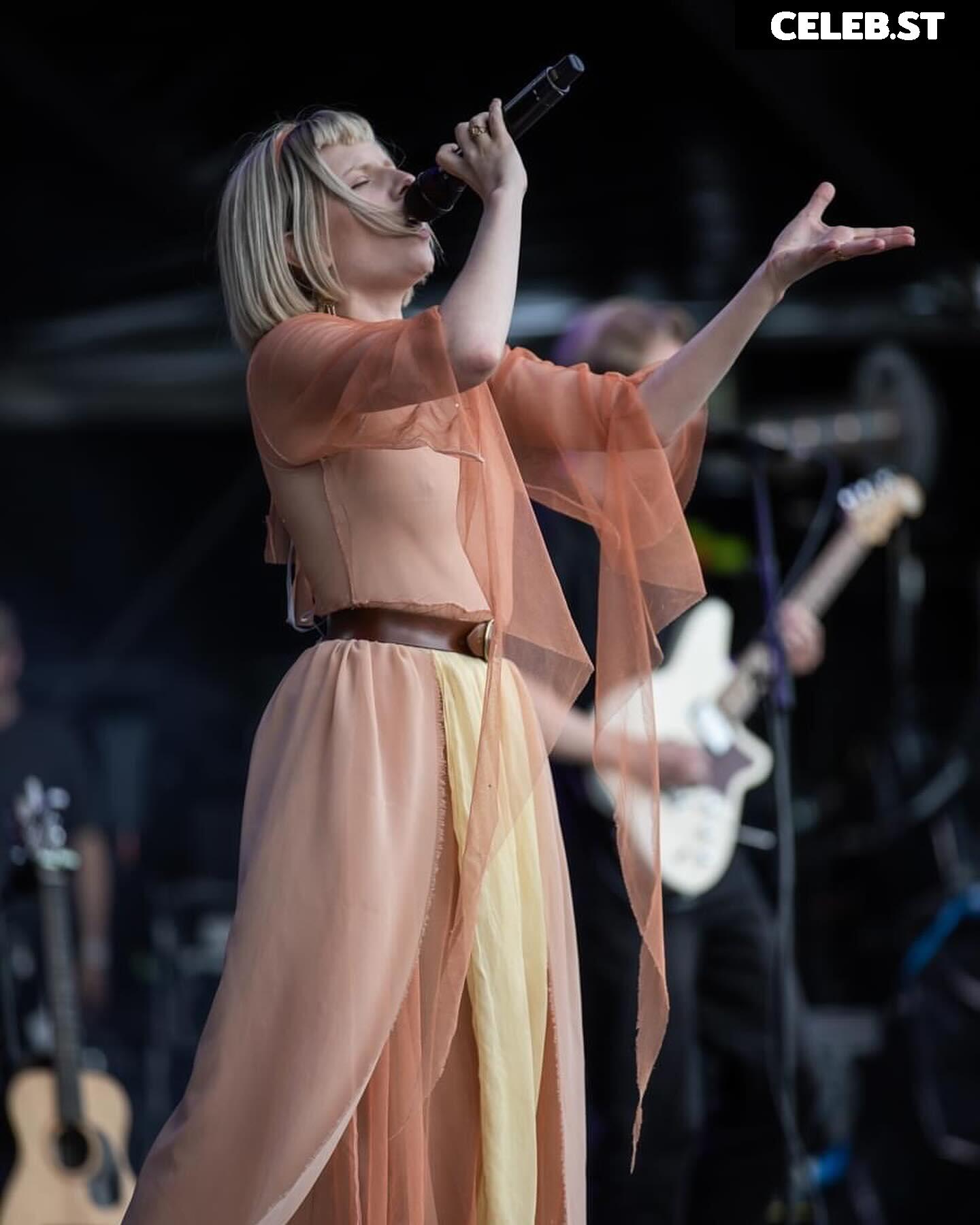 Aurora Aksnes (singer) Image 4437781
