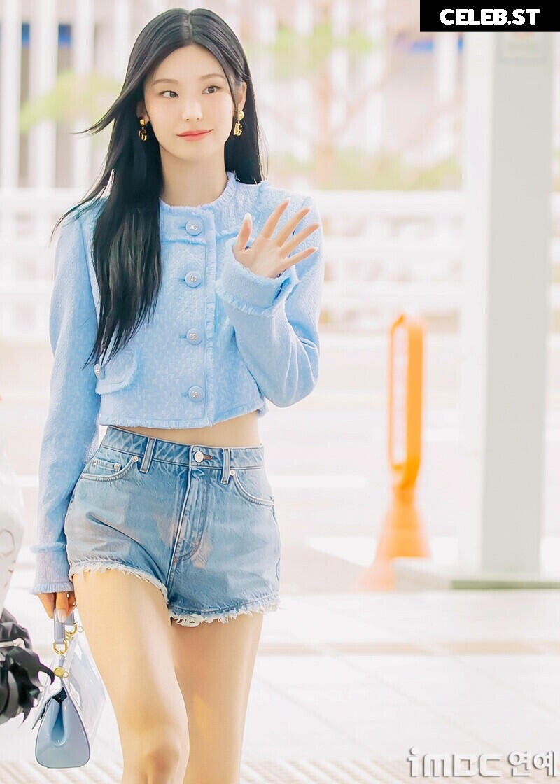 Yeji - ITZY (예지, Hwang Ye-ji) Image 4437763