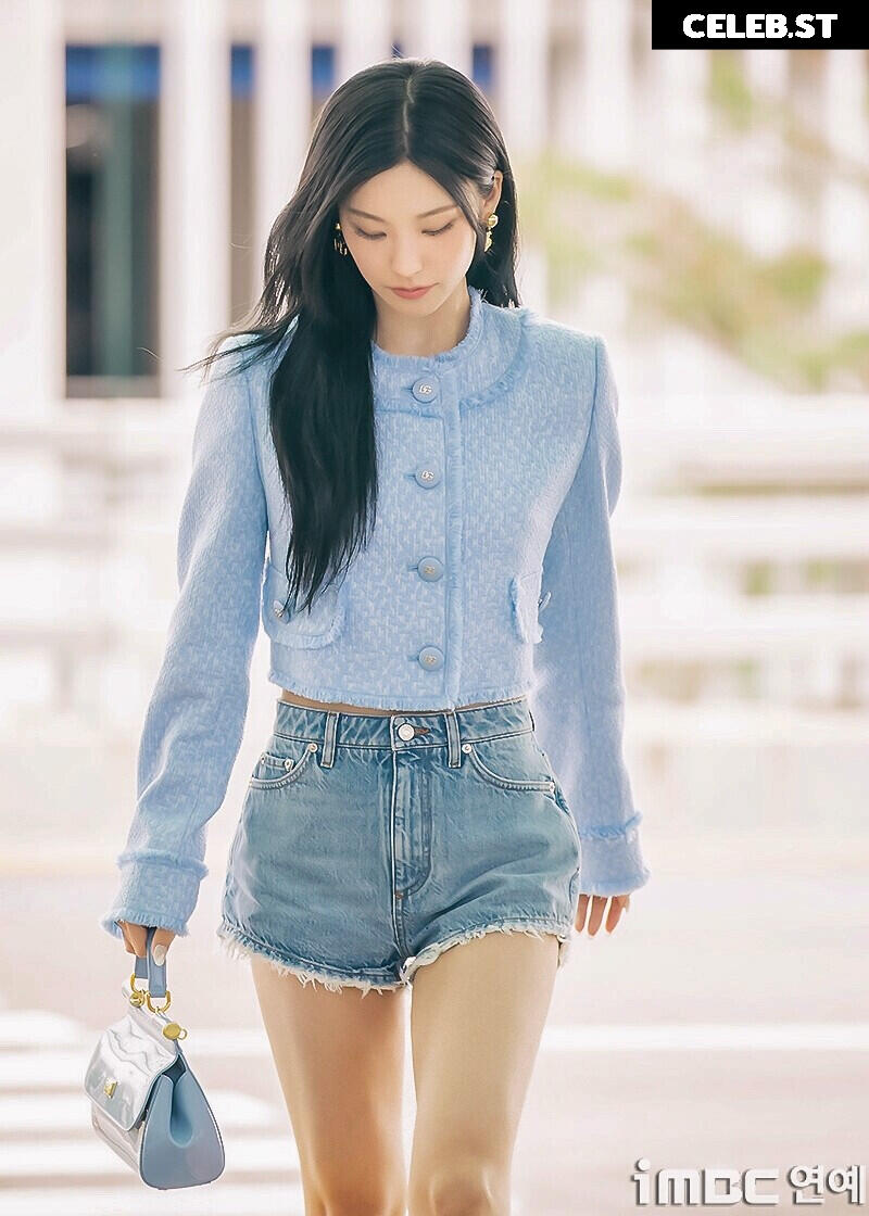 Yeji - ITZY (예지, Hwang Ye-ji) Image 4437655