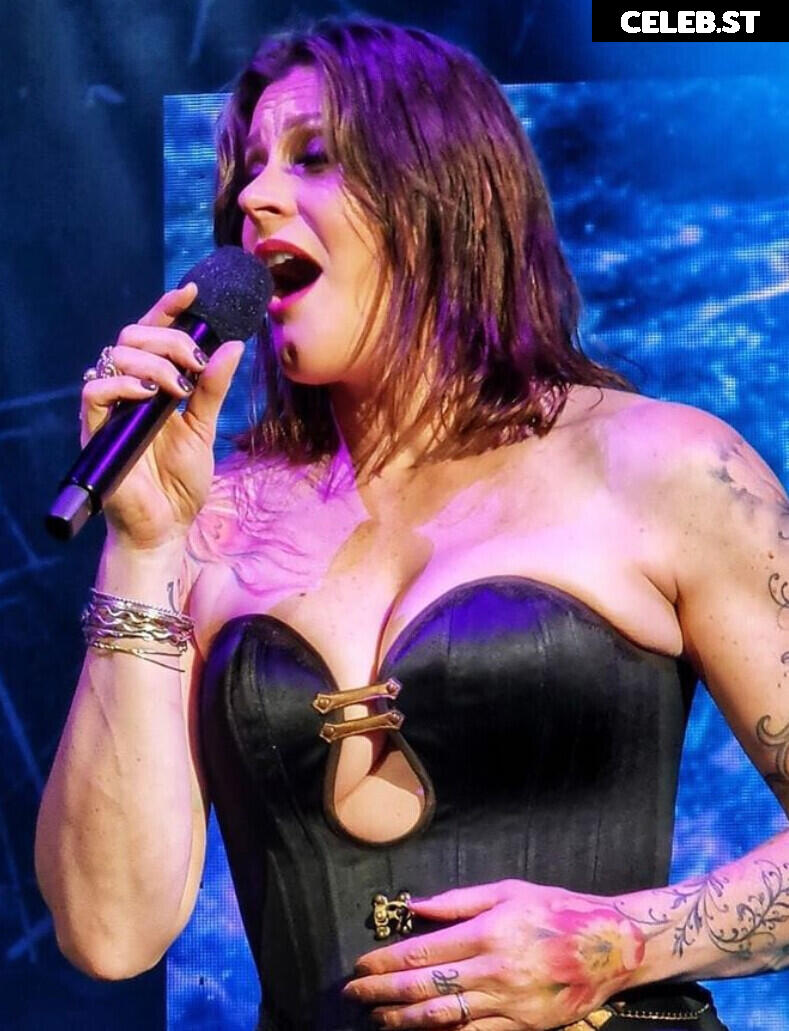 Women of Metal Image 4437615