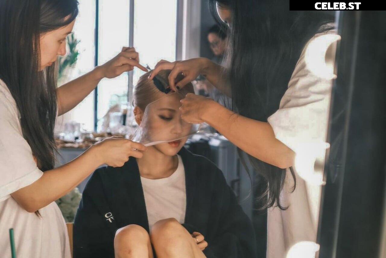 Rosé || Roseanne Park - BLΛƆKPIИK ( BLACKPINK ) Image 4437079