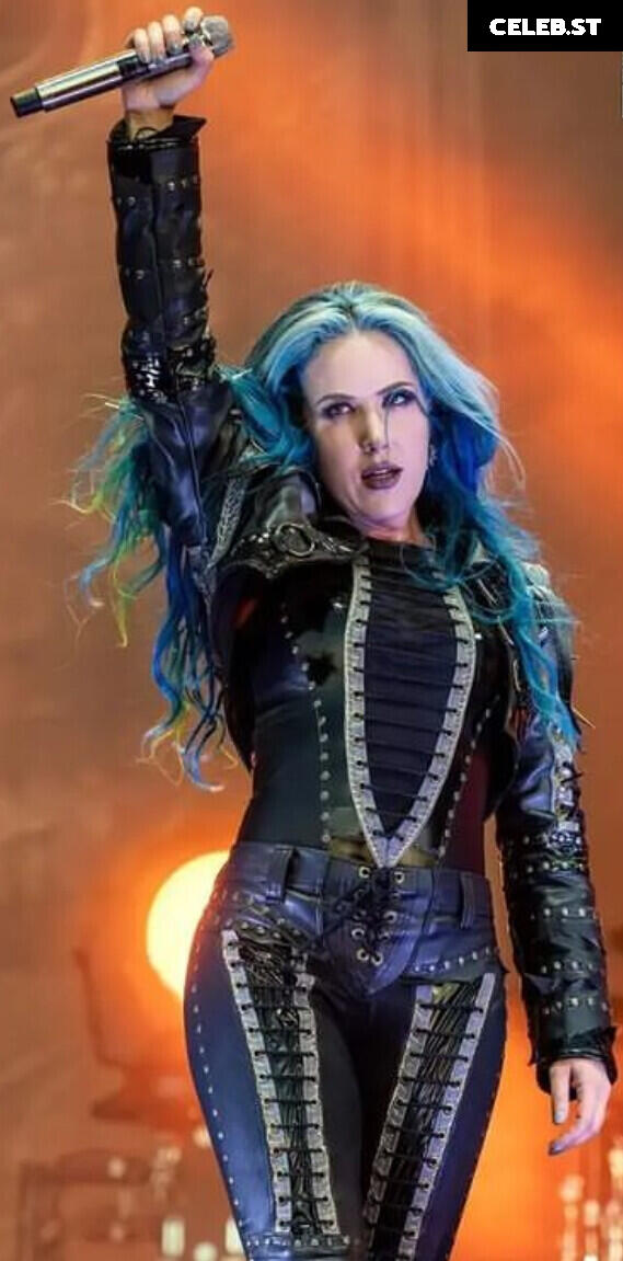 Women of Metal Image 4437027