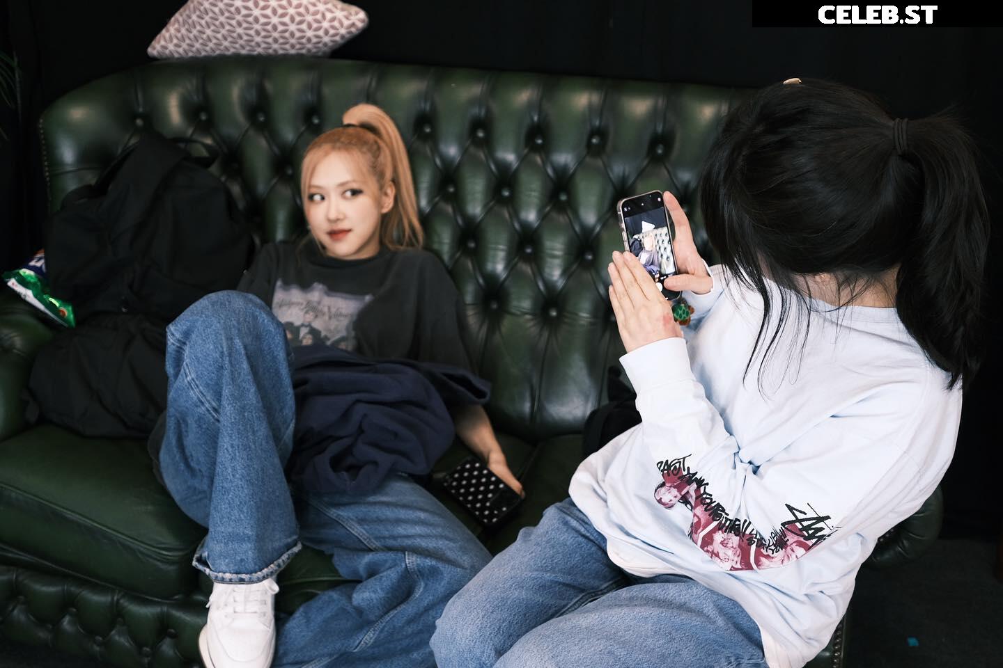 Rosé || Roseanne Park - BLΛƆKPIИK ( BLACKPINK ) Image 4437387
