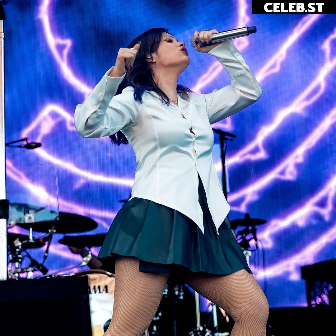 Courtney Laplante (Spiritbox Singer) Image 4437314