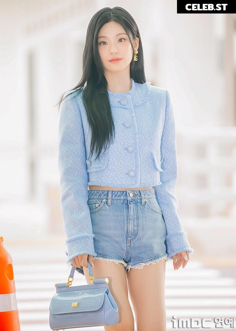 Yeji - ITZY (예지, Hwang Ye-ji) Image 4437294