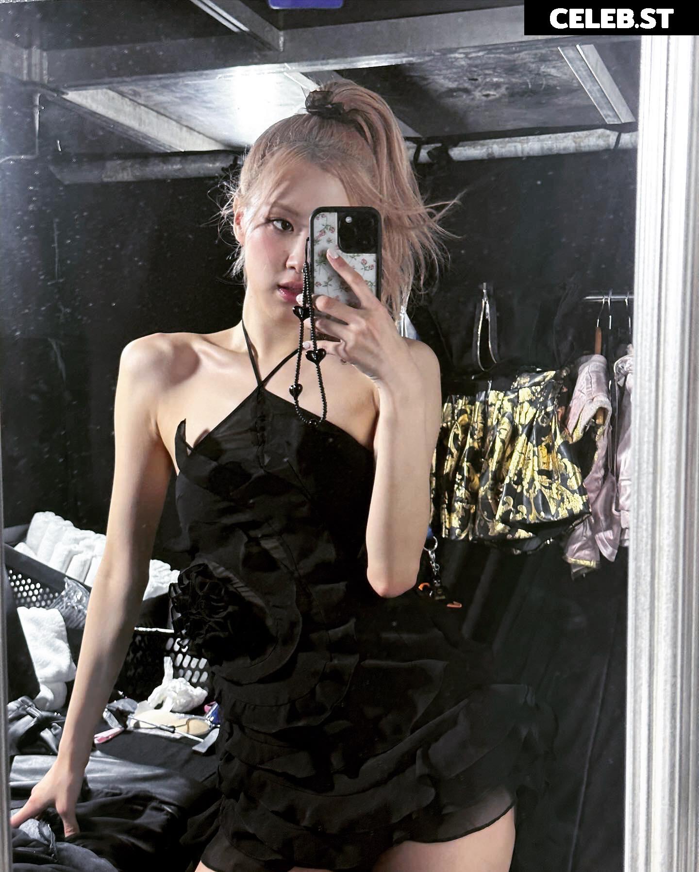 Rosé || Roseanne Park - BLΛƆKPIИK ( BLACKPINK ) Image 4437256