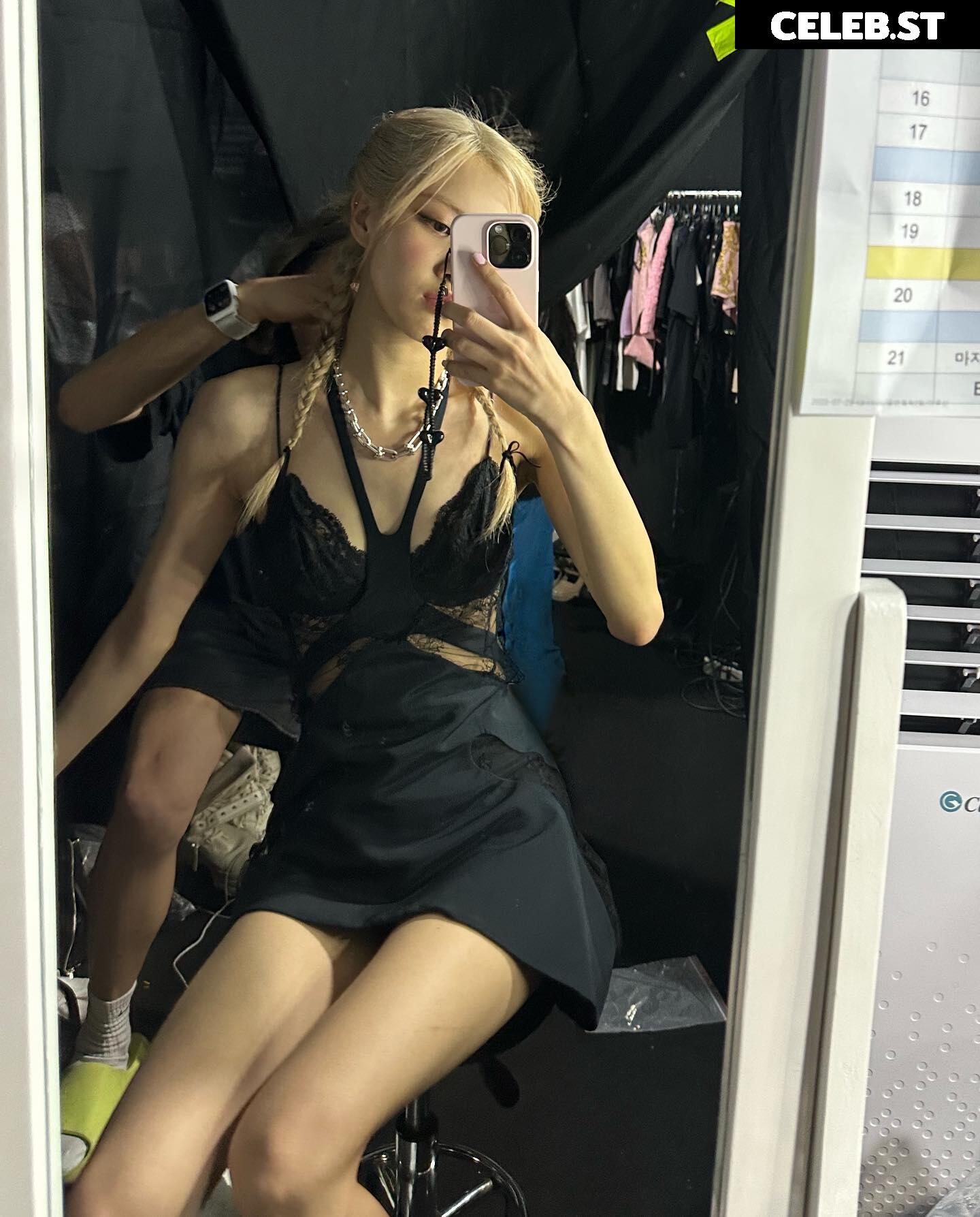 Rosé || Roseanne Park - BLΛƆKPIИK ( BLACKPINK ) Image 4437938