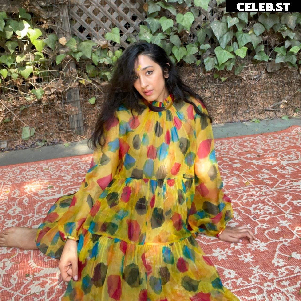 Raveena Image 4437930