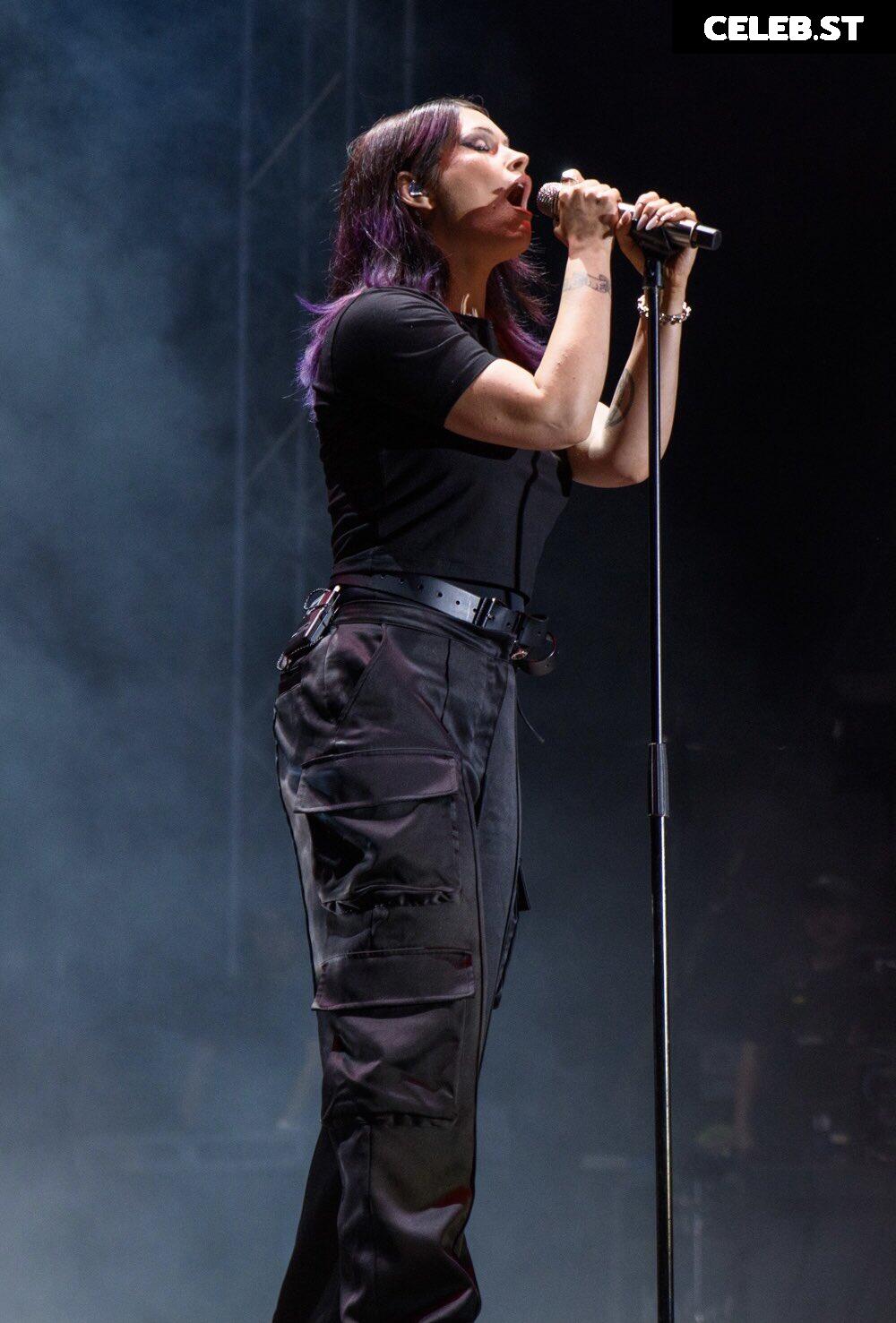 Courtney Laplante (Spiritbox Singer) Image 4431631