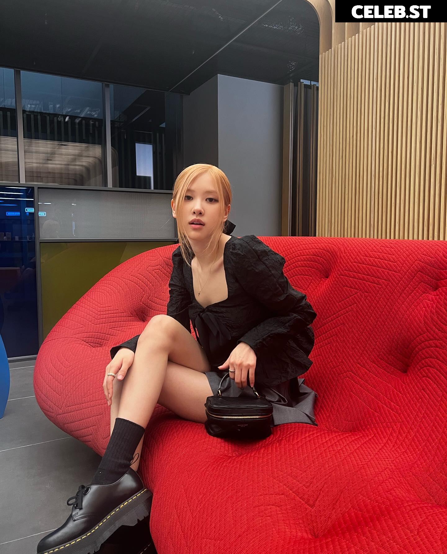 Rosé || Roseanne Park - BLΛƆKPIИK ( BLACKPINK ) Image 4431346