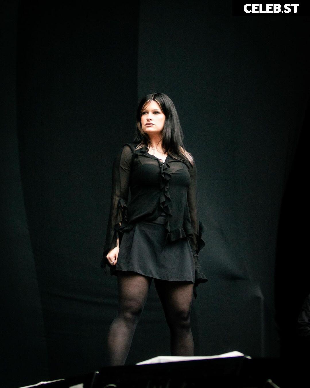 Courtney Laplante (Spiritbox Singer) Image 4431237