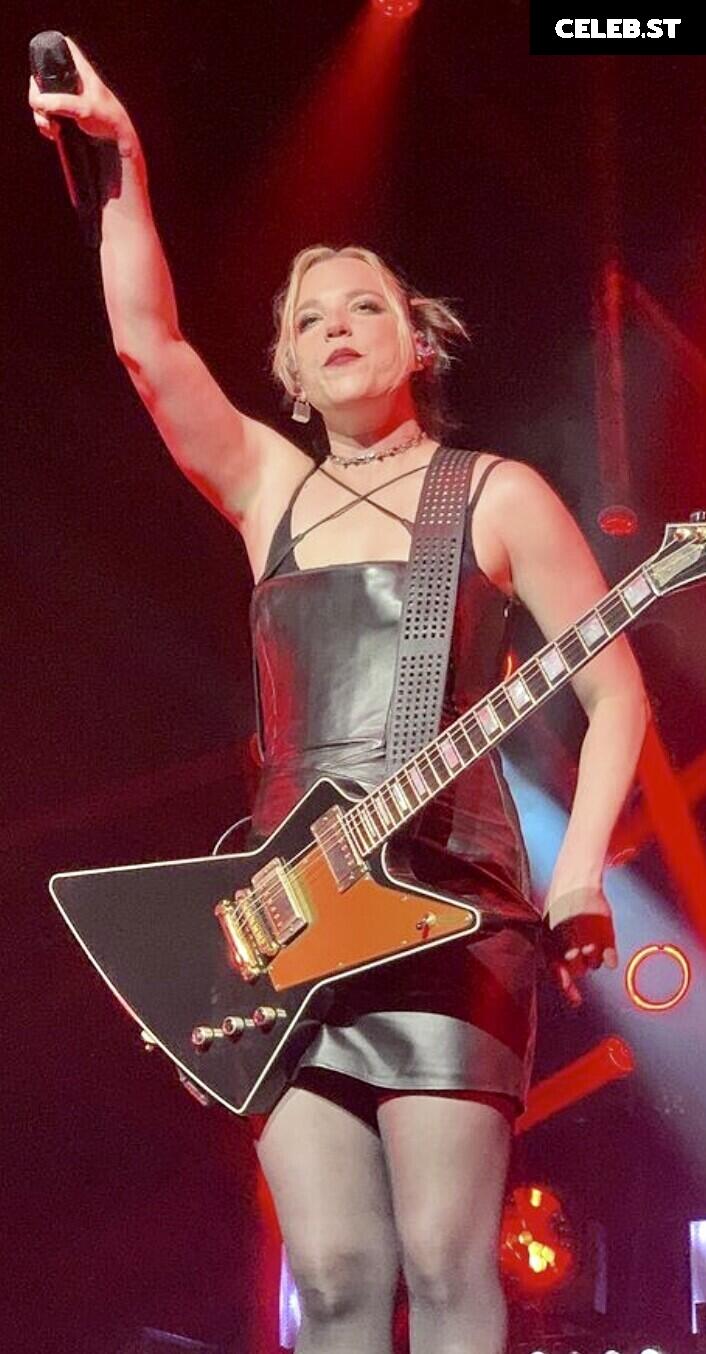 Women of Metal Image 4431987