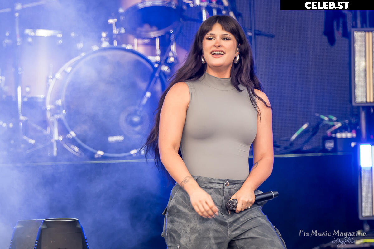 Courtney Laplante (Spiritbox Singer) Image 4432784