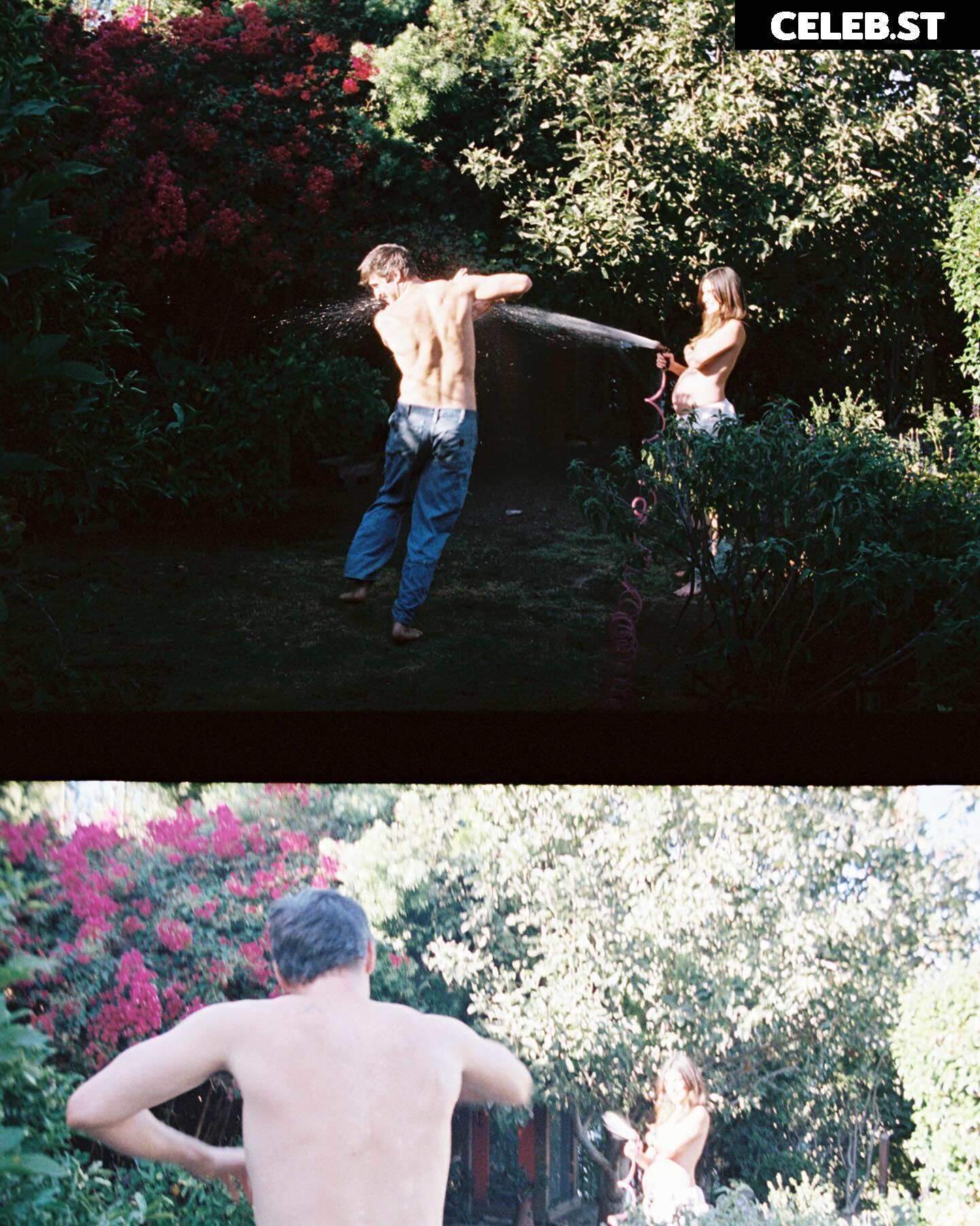 Rainey Qualley Image 4432770