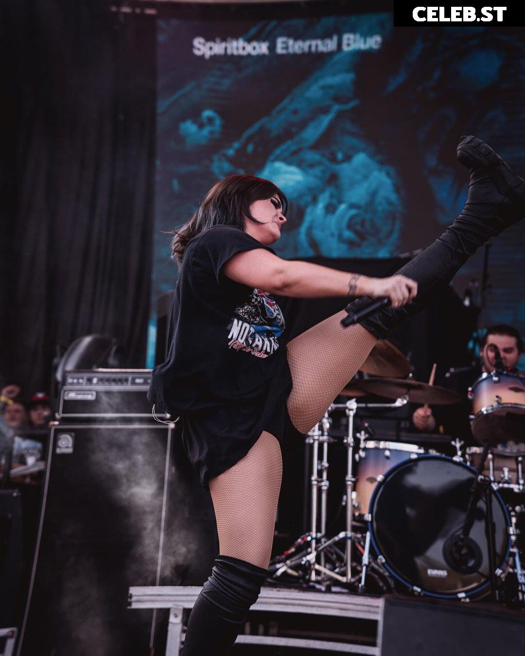 Courtney Laplante (Spiritbox Singer) Image 4432632