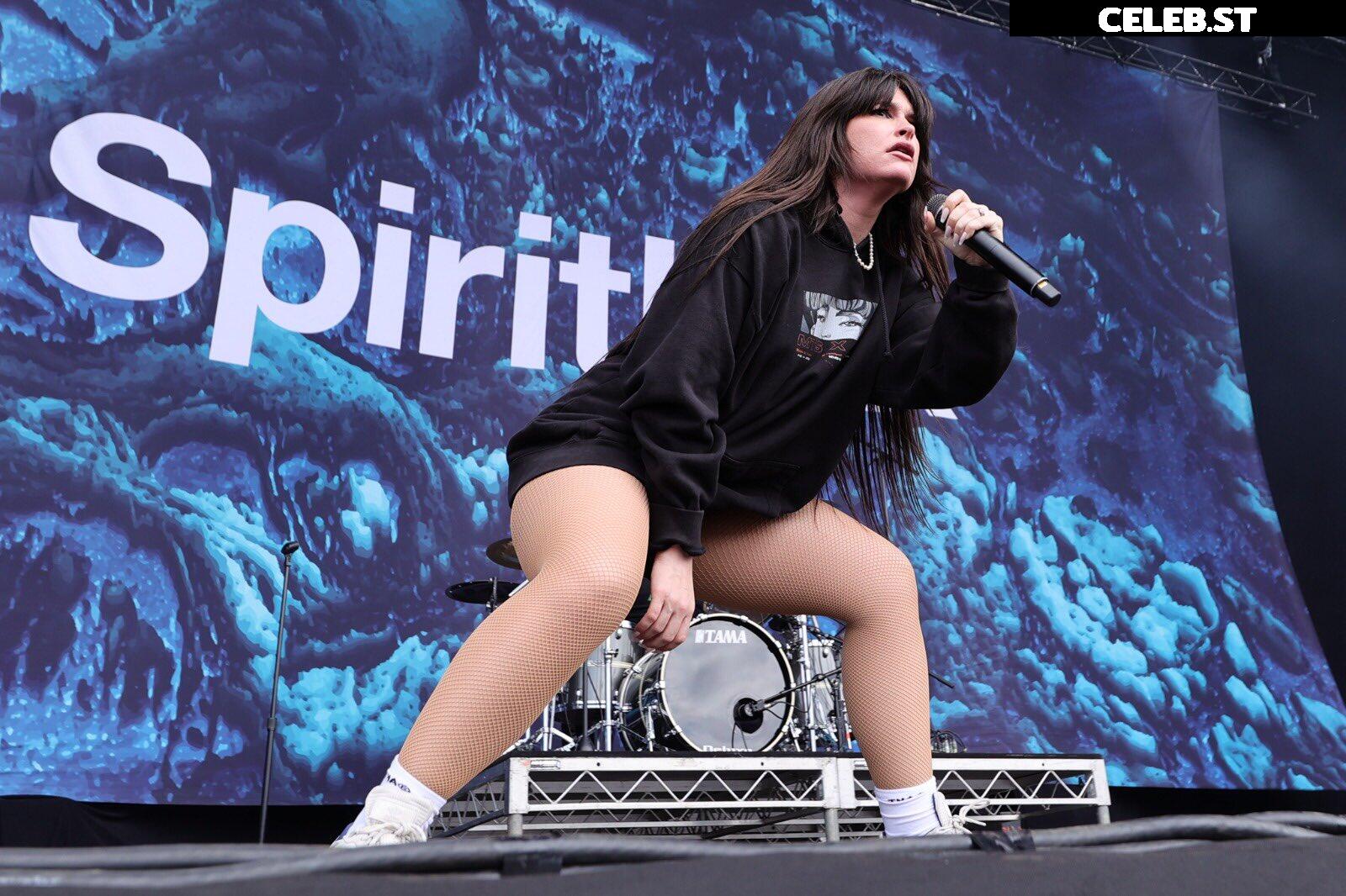Courtney Laplante (Spiritbox Singer) Image 4432181
