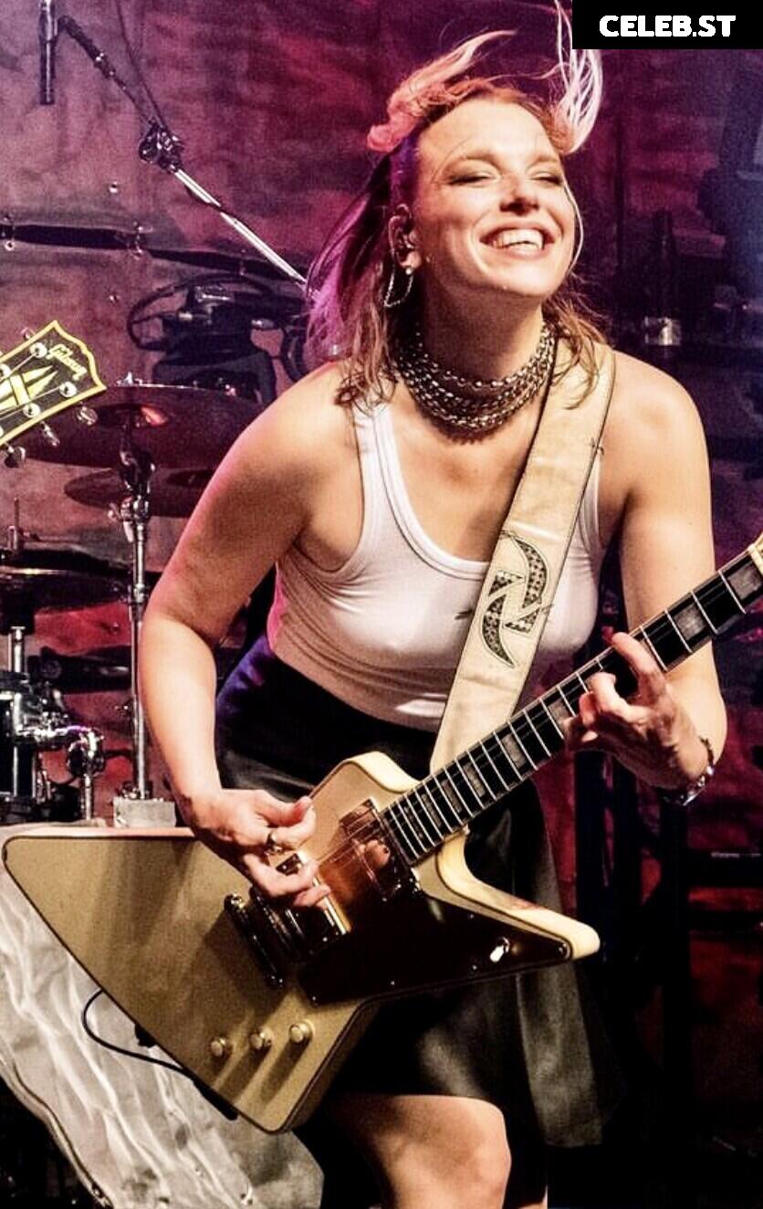 Women of Metal Image 4432108
