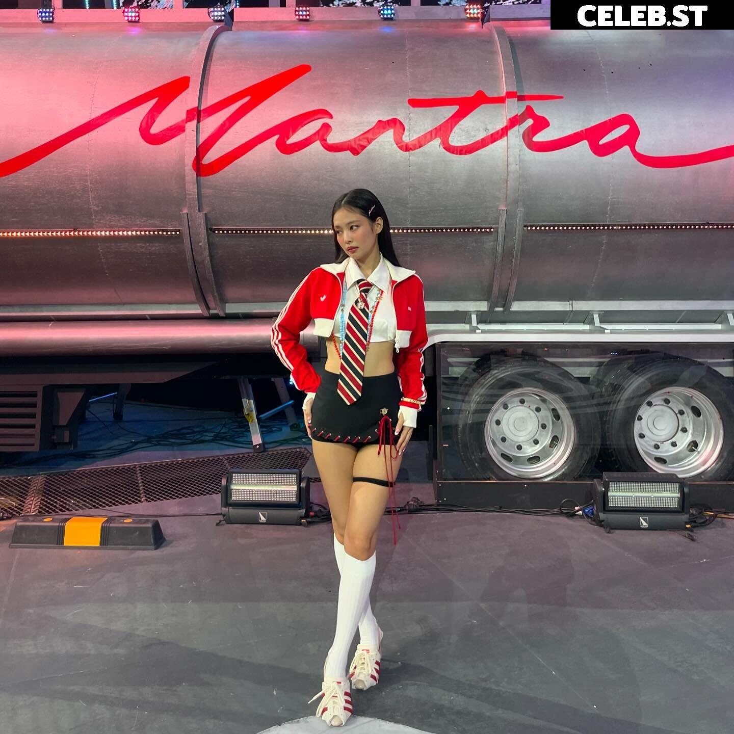 Jennie | BLΛƆKPIИK (Blackpink) Image 4432077