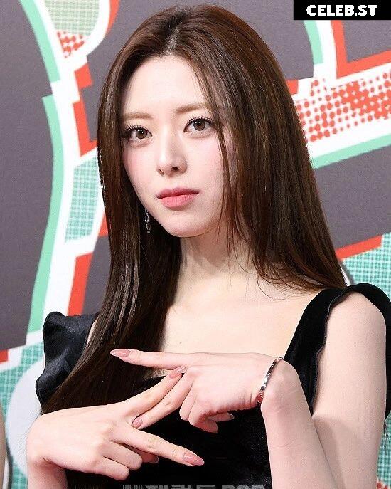 Yuna - ITZY (유나, Shin Yu Na) Image 4432383