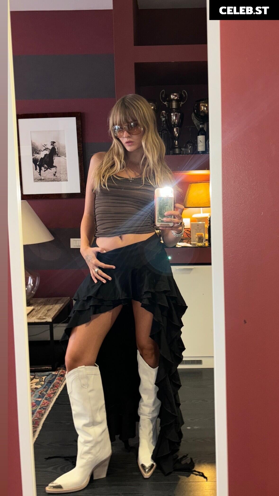 Victoria De Angelis (Maneskin bassist) Image 4432236