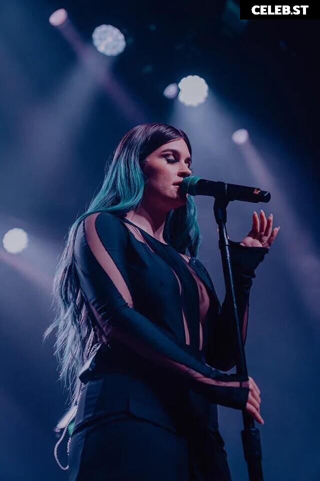 Courtney Laplante (Spiritbox Singer) Image 4433826