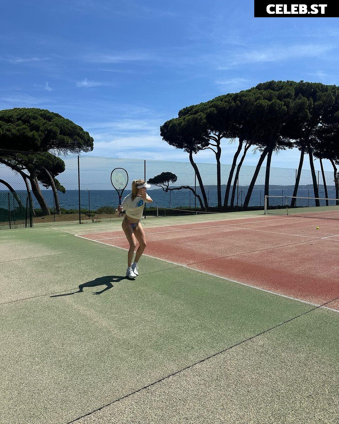 Eugenie "Genie" Bouchard Image 4433478