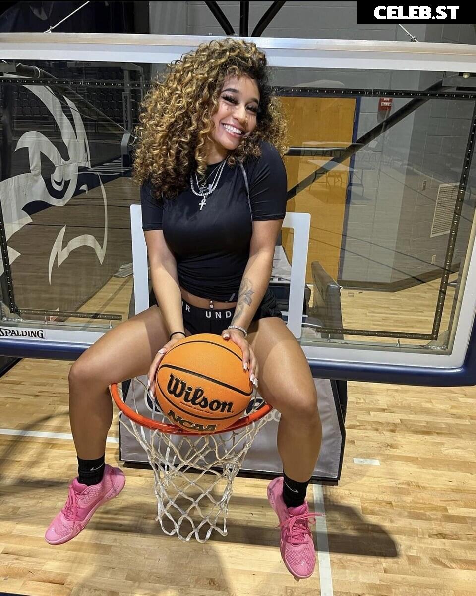 Lyric Swann / curlylyric22 Image 4433402